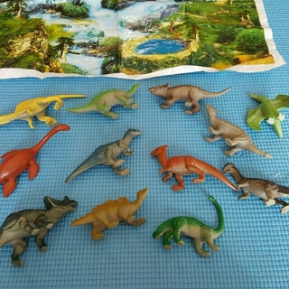 トイザラス(トイザらス)の恐竜おもちゃ12個(知育玩具)
