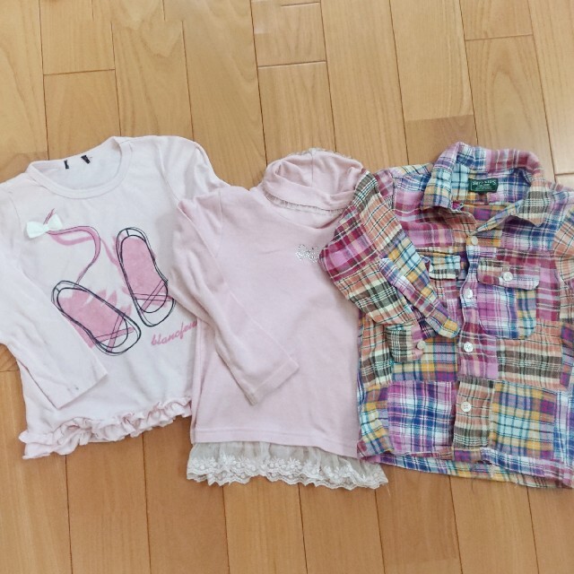 UNIQLO(ユニクロ)の100-110㎝  女の子   17点 秋冬服  まとめ売り キッズ/ベビー/マタニティのキッズ服女の子用(90cm~)(Tシャツ/カットソー)の商品写真