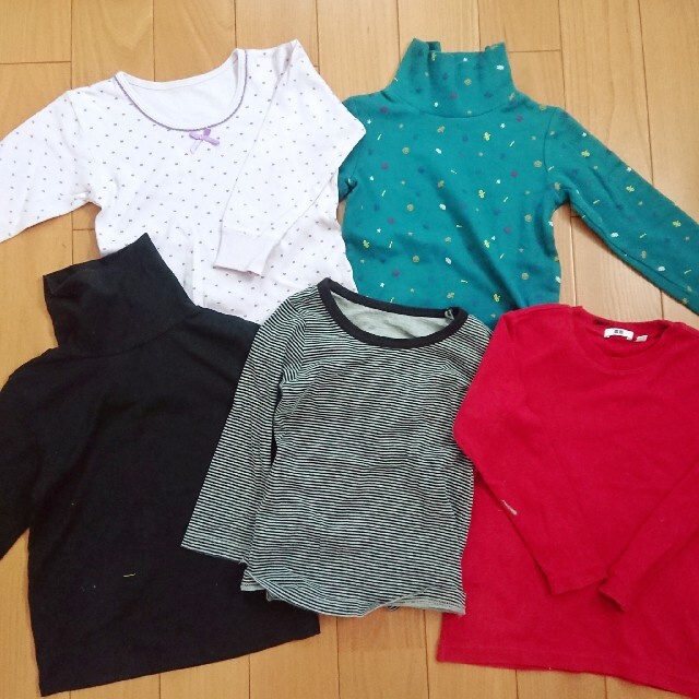 UNIQLO(ユニクロ)の100-110㎝  女の子   17点 秋冬服  まとめ売り キッズ/ベビー/マタニティのキッズ服女の子用(90cm~)(Tシャツ/カットソー)の商品写真