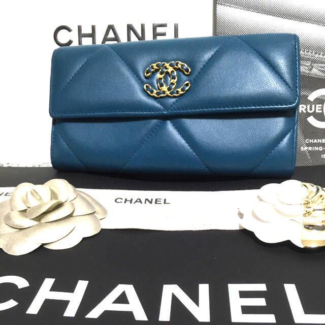 CHANEL(シャネル)のはせがわ様専用♡美品♡ シャネル クルーズライン 長財布 正規品 希少カラー レディースのファッション小物(財布)の商品写真