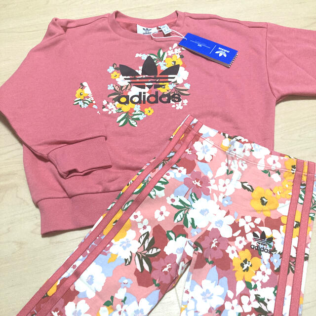 adidas(アディダス)の新品　アディダス　スウェット　タイツ　セットアップ　110  花柄　ピンク キッズ/ベビー/マタニティのキッズ服女の子用(90cm~)(その他)の商品写真