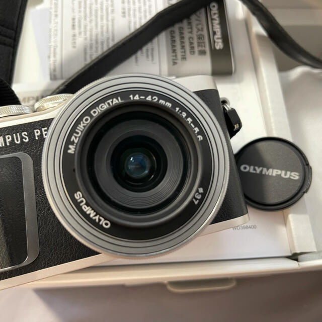OLYMPUS(オリンパス)の【美品】OLYMPUS PEN E-PL9 ブラック スマホ/家電/カメラのカメラ(ミラーレス一眼)の商品写真