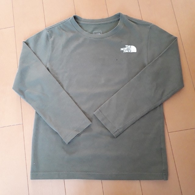 THE NORTH FACE(ザノースフェイス)のTHE NORTH FACE長袖Tシャツ130センチ キッズ/ベビー/マタニティのキッズ服男の子用(90cm~)(Tシャツ/カットソー)の商品写真