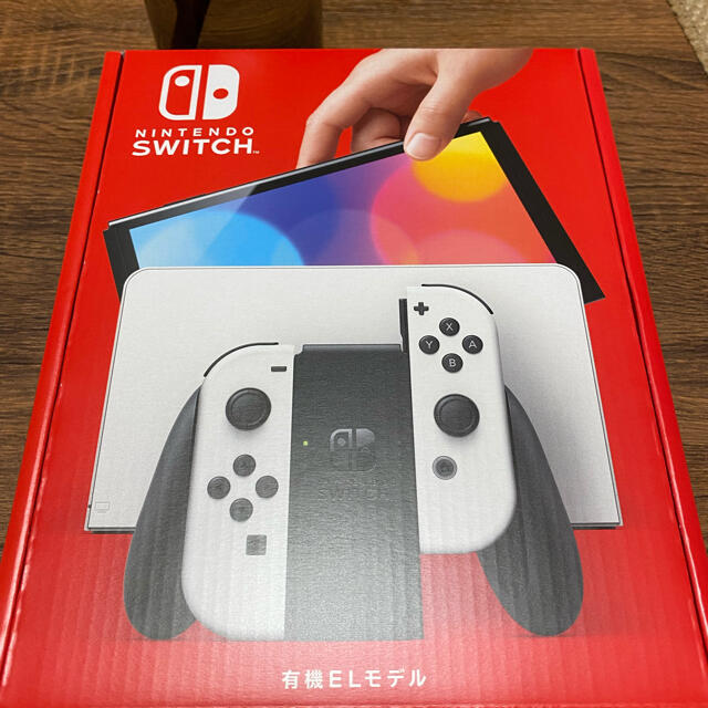 Nintendo Switch(ニンテンドースイッチ)の【2台】Nintendo Switch  本体　有機ELモデル ホワイト エンタメ/ホビーのゲームソフト/ゲーム機本体(家庭用ゲーム機本体)の商品写真