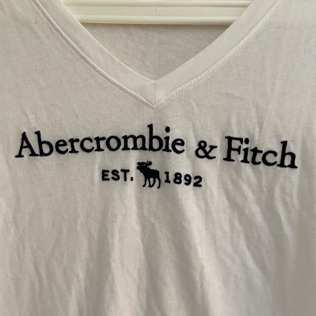 Abercrombie&Fitch(アバクロンビーアンドフィッチ)のAbercrombie & Fitch アバクロ Vネック Tシャツ XS レディースのトップス(Tシャツ(半袖/袖なし))の商品写真