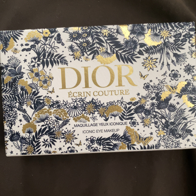 Dior(ディオール)の【スウォッチのみ】diorエクランクチュールアイパレット2021クリスマスコフレ コスメ/美容のベースメイク/化粧品(アイシャドウ)の商品写真