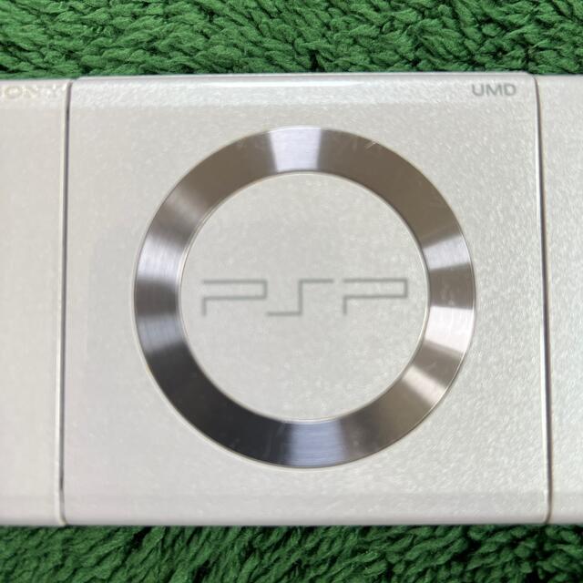 PSP-2000 LAVENDER PURPLE（本体充電器のみ） エンタメ/ホビーのゲームソフト/ゲーム機本体(携帯用ゲーム機本体)の商品写真