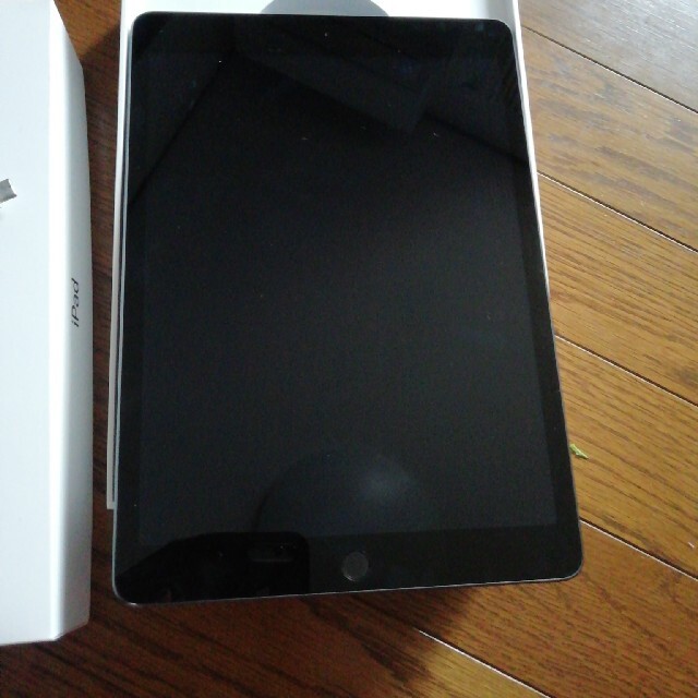 iPad(アイパッド)のiPad 10.2インチ  32GB 第７世代 スマホ/家電/カメラのPC/タブレット(タブレット)の商品写真