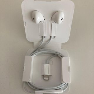 アップル(Apple)の【新品未使用】iPhone純正付属イヤホン　ライトニング(ヘッドフォン/イヤフォン)