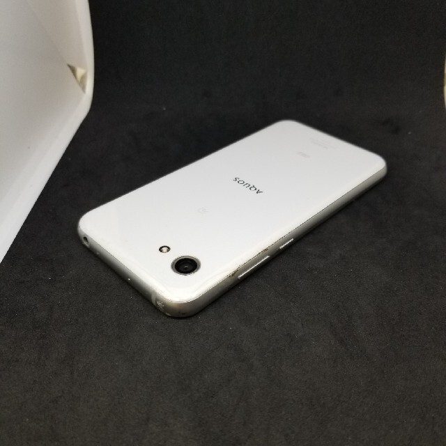 SHARP(シャープ)の403 au SIMロック解除済 SHV41 AQUOS R c  ジャンク スマホ/家電/カメラのスマートフォン/携帯電話(スマートフォン本体)の商品写真