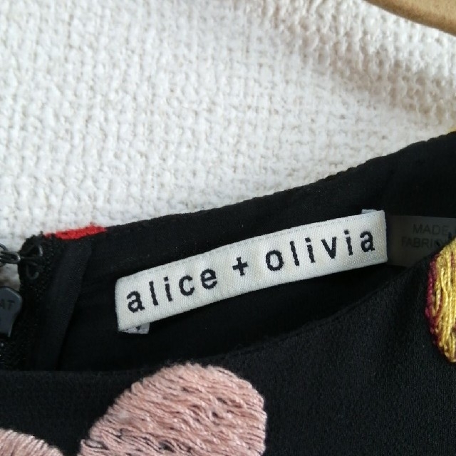 Alice+Olivia(アリスアンドオリビア)の【週末割引中】アリスアンドオリビア フラワー刺繍シフォンワンピース レディースのワンピース(ミニワンピース)の商品写真