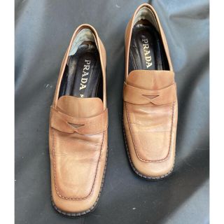 PRADA(ローファー/革靴 ・ ベージュ系)のフリマアイテム一覧 PRADA(ローファー/革靴 ・ ベージュ系)のフリマアイテム一覧