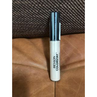 レブロン(REVLON)の【新品】レブロン　REVLON コンシーラー　015ライト(コンシーラー)