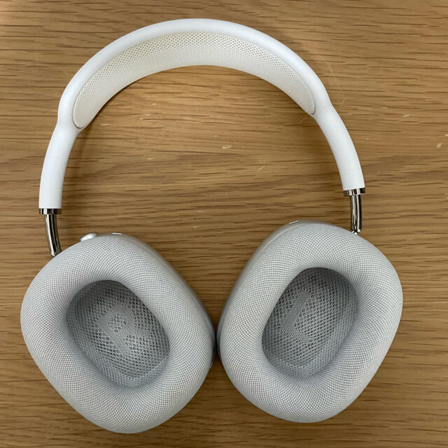 airPods Max silver