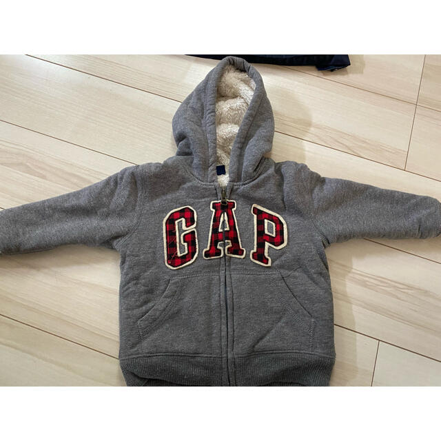 GAP Kids(ギャップキッズ)のGAP 裏地モコモコパーカー キッズ/ベビー/マタニティのキッズ服女の子用(90cm~)(ジャケット/上着)の商品写真