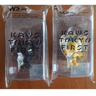 メディコムトイ(MEDICOM TOY)のKAWS JPP KEYHOLDER 2色セット(キーホルダー)