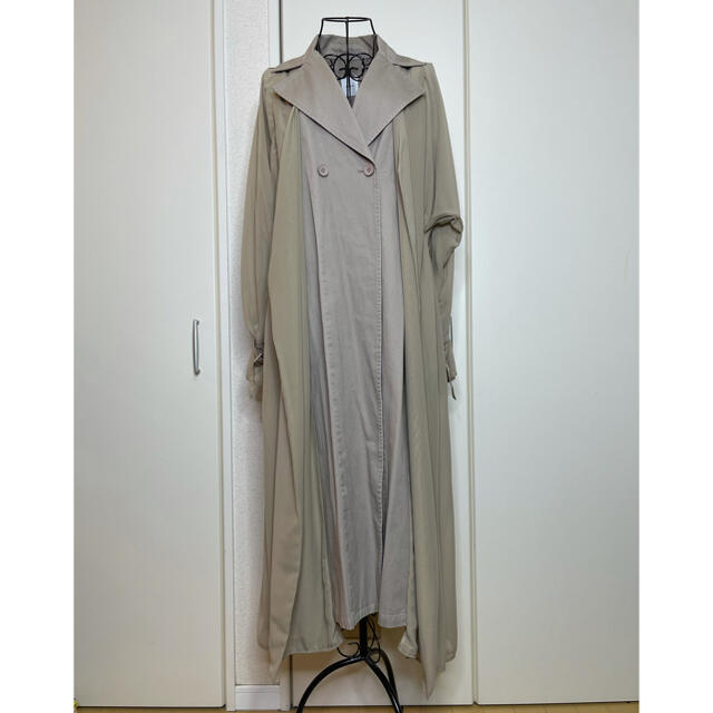 Ameri VINTAGE(アメリヴィンテージ)の値下げ！Ameri 大人気カラーベージュSHEER LAYERED COAT レディースのジャケット/アウター(ロングコート)の商品写真