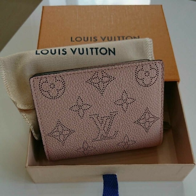 LOUIS VUITTON(ルイヴィトン)のご専用】新品 未使用】ルイヴィトン マヒナ ポルトフォイユ・クレア 折り財布 レディースのファッション小物(財布)の商品写真