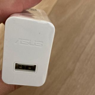 エイスース(ASUS)のASUS USB充電アダプター(バッテリー/充電器)