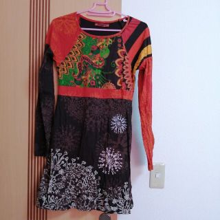 デシグアル(DESIGUAL)の裾バルーンの可愛いワンピース★Desigual★Sから小さめMの方に(ひざ丈ワンピース)