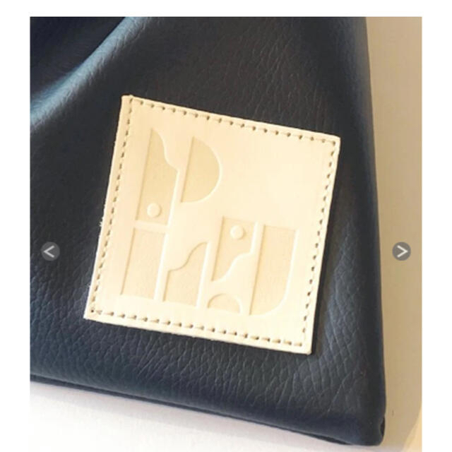 PHEENY(フィーニー)のpheeny  FAKE LEATHER PURSE バッグ　巾着バッグ レディースのバッグ(ショルダーバッグ)の商品写真