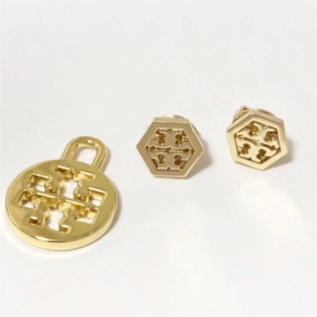 Tory Burch(トリーバーチ)のトリーバーチ　toryburch hex logo ピアス　チャーム レディースのアクセサリー(ピアス)の商品写真