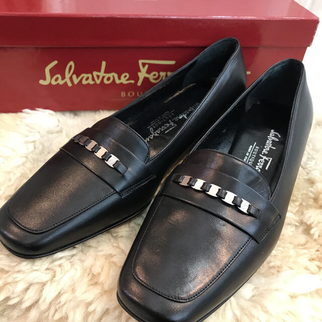 ☆未使用品☆フェラガモ　ローファー　ヴァラ　レザー　約22.5cm Salvatore Ferragamo 日本限定