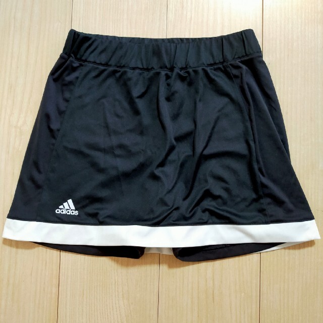 adidas(アディダス)の子ども用スコート キッズ/ベビー/マタニティのキッズ服女の子用(90cm~)(パンツ/スパッツ)の商品写真