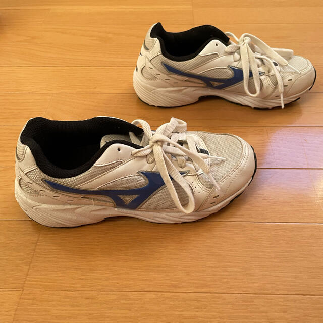 MIZUNO(ミズノ)の高校指定　グラウンドシューズ　23.5cm レディースの靴/シューズ(スニーカー)の商品写真