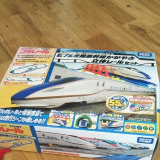 タカラトミー(Takara Tomy)のプラレールE7系北陸新幹線かがやき 立体レールセット(電車のおもちゃ/車)