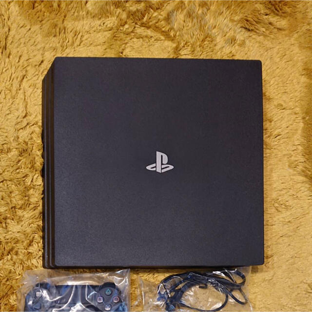 PlayStation4(プレイステーション4)のkakeru様専用　PlayStation4 Pro CUH-7200BB01 エンタメ/ホビーのゲームソフト/ゲーム機本体(家庭用ゲーム機本体)の商品写真