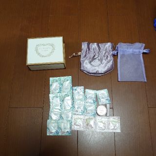 レメルヴェイユーズラデュレ(Les Merveilleuses LADUREE)のラデュレ　プレゼントBOX&サンプル多数(サンプル/トライアルキット)