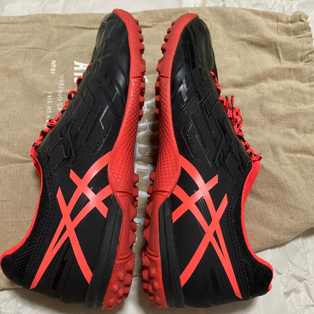 asics(アシックス)のasics アシックス トレーニングシューズ トレシュ サッカー 26.5 スポーツ/アウトドアのサッカー/フットサル(シューズ)の商品写真