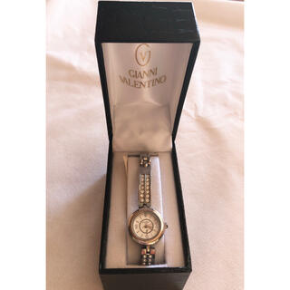 ジャンニバレンチノ(GIANNI VALENTINO)のジャンニバレンチノの時計。ケース入り。ストーンが入ってキラキラです。(腕時計)