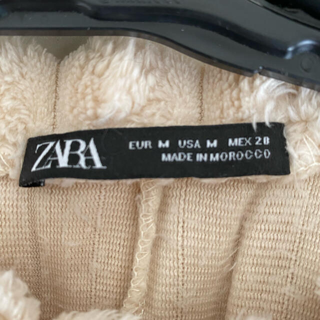 ZARA(ザラ)のZARA トップス　ベージュ　サイズM レディースのトップス(ニット/セーター)の商品写真