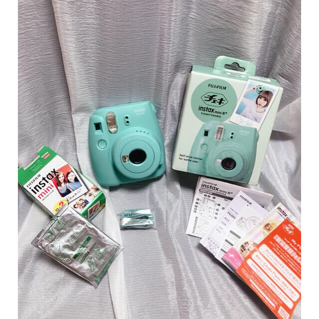 美品チェキ　フィルム付！ スマホ/家電/カメラのカメラ(フィルムカメラ)の商品写真