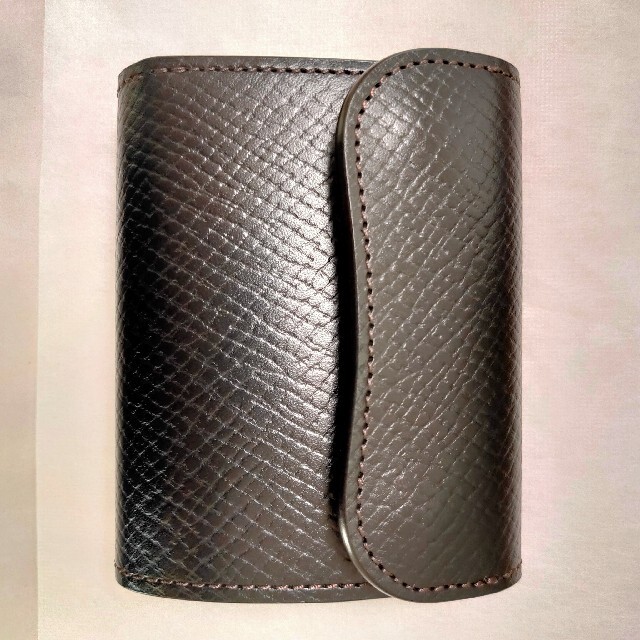 ワイルドスワンズ イーノ サドルプルアップ 型押し 黒 - 折り財布