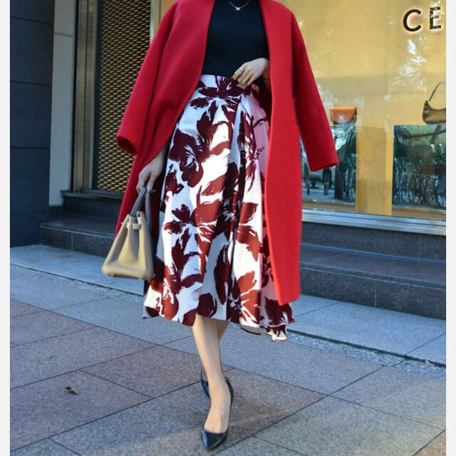 絶妙なデザイン shellerシェリエ ドットサテンスカート M