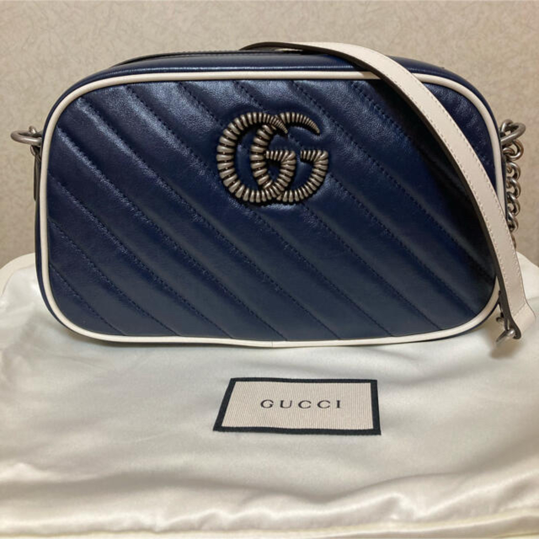 Gucci(グッチ)の正規品新品　GUCCI グッチ GGマーモントショルダーバッグ ネイビー  レディースのバッグ(ショルダーバッグ)の商品写真