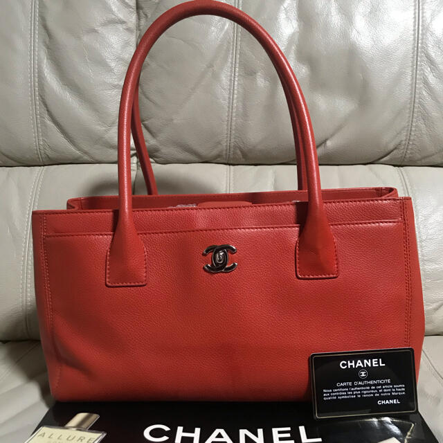芸能人愛用 CHANEL - CHANEL シャネル エグゼクティブトートバッグ 極