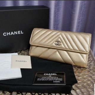 シャネル(CHANEL)の【専用】シャネル　長財布　ゴールド★シェブロン　レア！(財布)