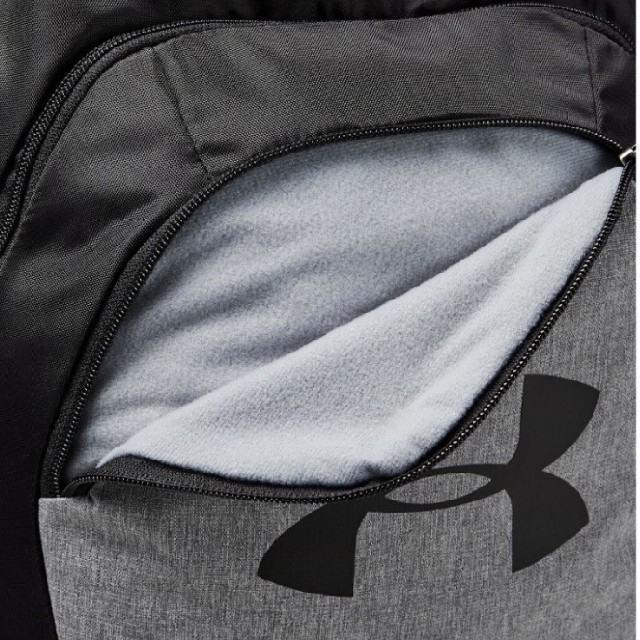 UNDER ARMOUR(アンダーアーマー)のセブン様専用 アンダーアーマー バックパック メンズのバッグ(バッグパック/リュック)の商品写真