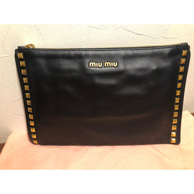 miumiu(ミュウミュウ)の★本日限定大幅値下げ★miumiu ミュウミュウ　クラッチバック レディースのバッグ(クラッチバッグ)の商品写真