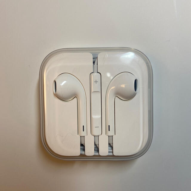 新品EarPods イヤホンジャック スマホ/家電/カメラのオーディオ機器(ヘッドフォン/イヤフォン)の商品写真