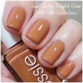 エッシー(Essie)の⭐︎限定色：essie On The Bright Ceder (マニキュア)