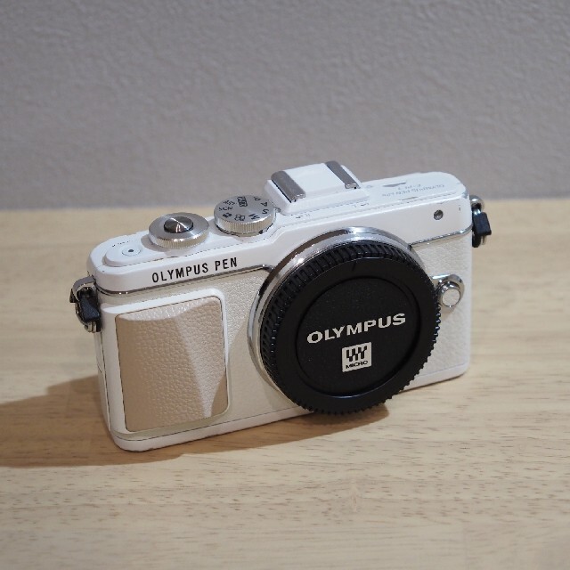 OLYMPUS E-PL7 14-42 EZ レンズキット WHITE