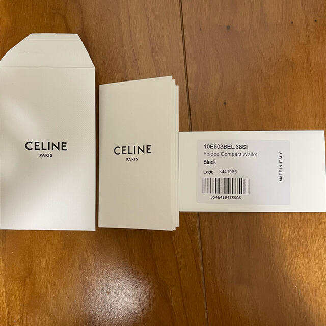 celine(セリーヌ)の新品　セリーヌ　三つ折り財布　10E60 レディースのファッション小物(財布)の商品写真