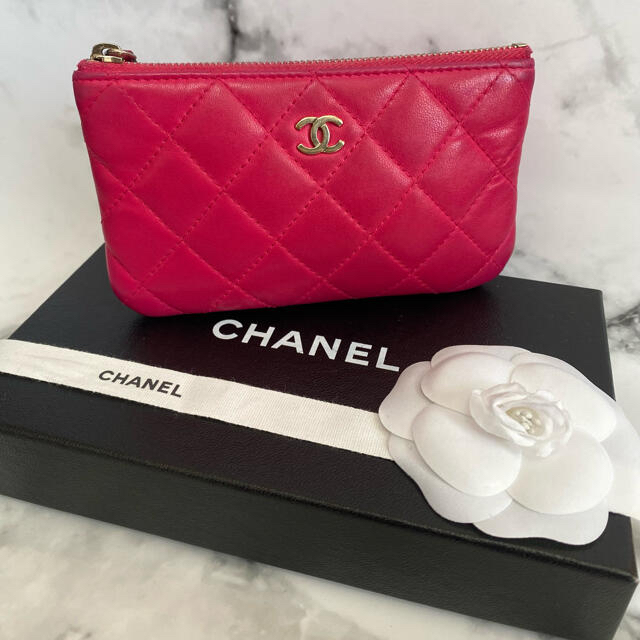 CHANEL(シャネル)のCHANEL シャネル マトラッセ ポーチ / ピンク レディースのファッション小物(ポーチ)の商品写真