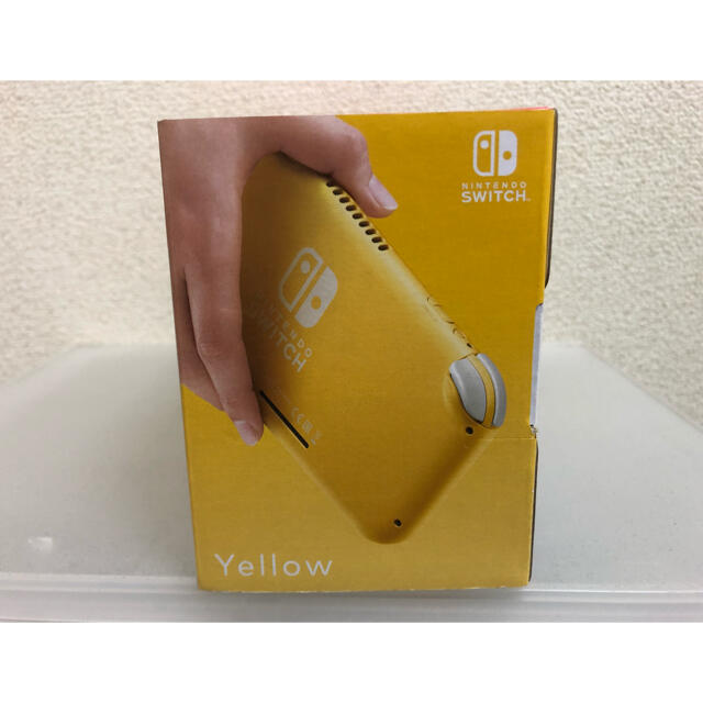 Nintendo Switch(ニンテンドースイッチ)の任天堂スイッチライト　yellow エンタメ/ホビーのゲームソフト/ゲーム機本体(携帯用ゲーム機本体)の商品写真