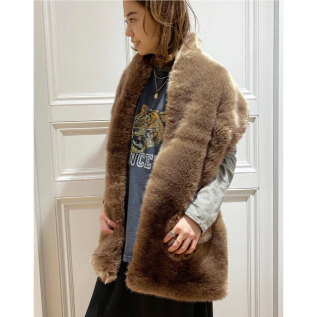 新品 【A POINT ETC/アーポワン ウテセ】 FAKE FUR CAPEレディース